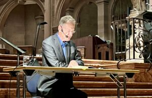 „Ein Abschied mit Blick nach vorn“ Bernhard Schlink liest im Mainzer Dom aus seinem aktuellen Buch