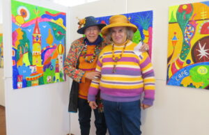 Bild für Bild ein farbenfrohes Abenteuer Vernissage zur 6. Ausstellung von Manuel Presser im Gonsenheimer Rathaus