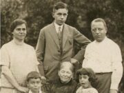 Gemeinsames Gedenken an die Opfer der Pogromnacht Kranzniederlegung und Vortrag zu „Lebenslinien“ der jüdischen Familie Koch-Frank