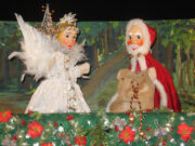 Neugieriger Weihnachtsengel Goldstaub Puppentheater für Kinder in Nierstein