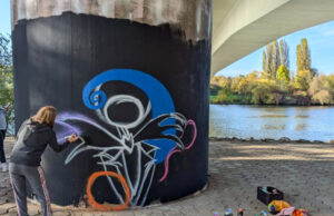 Halloween Dosenmassaker: Kreative Graffiti-Action unter der Opelbrücke in Rüsselsheim