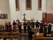 Klänge wie warme Sonnenstrahlen Chormusik >>>Gelungenes Herbstkonzert in der evangelischen Kirche