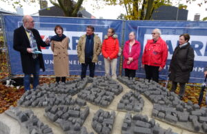 Ein neues altes Kunstwerk für Hechtsheim Ortsgeschichte >>>Restauriertes Hechtsheimer Relief vor dem Bürgerhaus eingeweiht