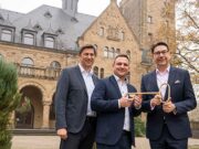 Schloss Waldthausen wird restauriert und modernisiert Denkmalschutz >>>OB Haase: Investitionen in Millionenhöhe sind eine große Chance