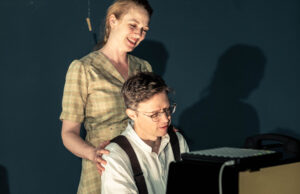 Zeitzeugnis von erschreckender Aktualität Musikalisches Schauspiel über Bonhoeffer in der Friedenskirche