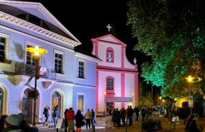 Geselliger Bummel bei Kerzenschein Einkaufserlebnis erneut mit Anziehungskraft