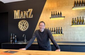 Weingut Manz triumphiert bei internationalen Awards Das Weingut beeindruckt mit moderner Vinothek und wird international ausgezeichnet