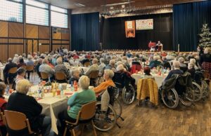 Sehr gut besuchter Adventscafé für Seniorinnen und Senioren