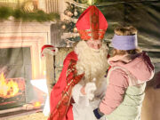 Nikolaus für die Kleinen, Lichterglanz und Geselligkeit für die Großen Bodenheim startete in die Adventszeit