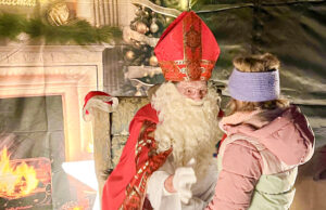 Nikolaus für die Kleinen, Lichterglanz und Geselligkeit für die Großen Bodenheim startete in die Adventszeit