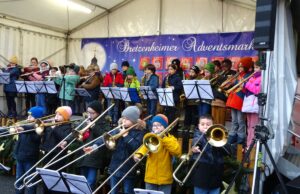 „Jingle Bells“ vor St. Georg Budenzauber >>>Bretzenheimer Adventsmarkt sorgte für vorweihnachtliches Flair