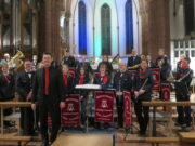 Feuerwehrkapelle bringt Festtagsstimmung in den Rheinhessendom Konzert >>>Traditionelles Adventskonzert in St. Stephan war erneut ein Erfolg