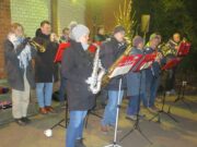 Lebendige Weihnachtskrippe im Gonsenheimer Wald Natur >>>Neunte Waldweihnacht der Freien evangelischen Gemeinde Gonsenheim lockte zahlreiche Besucher vor die 14-Nothelfer-Kapelle