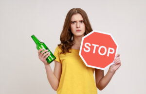 „Dry January“: Was bringt einmonatiger Alkoholverzicht? DAK-Gesundheit in Hofheim schaltet am 21. Januar kostenlose Hotline