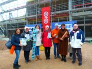 Neue Zeitkapsel für die Nachwelt Feierliche Einsetzung auf dem Gelände der Peter-Härtling-Schule