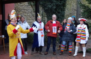 In Finthen sind die Narren los FCV lud zum Narren-Manifest auf den Jungenfeldplatz