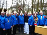 Auch auf dem Lerchenberg übernehmen die Narren das Kommando Gelungener Sturm des LCC auf das Bürgerhäuschen