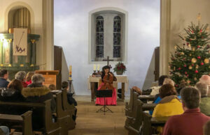 Kleines, aber feines Konzert in evangelischer Kirche BEGEGNUNGEN >>>Die international renommierte Musikerin Estelle Revaz beeindruckt mit ihrem Cello