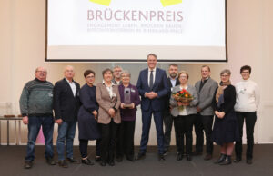 Brücken für ein Miteinander in der VG Rhein-Selz Rhein-Selz-Gefährten für wertvolle Arbeit ausgezeichnet
