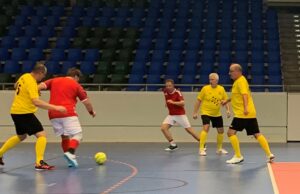 SC Opel veranstaltet Gehfußballturnier Auch Eintracht Frankfurt kommt zum Jubiläum der Walking Footballer