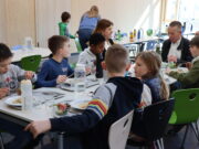 Startschuss ist gefallen Neue Mensa an der Georg-Mangold-Schule geht in Betrieb