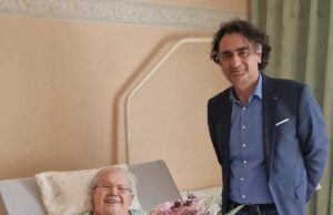 Gratulation zum 104. Geburtstag Erster Kreisbeigeordneter besucht Nauheimerin Christina Jacobi