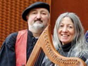 Eine musikalische Zeitreise zum vielleicht „schönsten Buch der Welt“! Das Shamrock Duo zeigt Irlands „Book of Kells“ in Liedern und Bildern