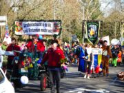„Straßenfastnacht is de Hit, ganz Bretzenum macht mit!“ Fastnacht >>>Beim Bretzenheimer Umzug strahlten die Narren mit dem blauen Himmel um die Wette