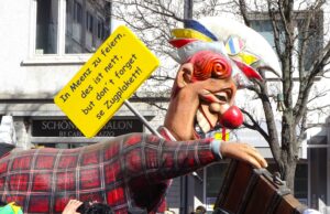 Kaiserwetter beim König der Mainzer Umzüge Straßenfastnacht >>>Spektakulärer Rosenmontagszug zog bei strahlendem Sonnenschein durch die prall gefüllte Innenstadt