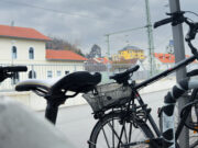 Überlegungen zu Fahrradabstellanlagen am Oppenheimer Bahnhof Passt die Güterhalle ins Konzept?