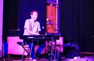 Jazz auf die Ohren in Gonsenheim Das vielseitige „Matthias Vogt Trio“ eröffnete die Konzertsaison