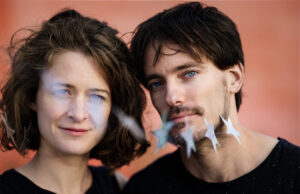 Komplizirkus mit Mackefisch im Unterhaus Wenn schwere Themen tanzen lernen