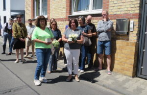 Gedenksteine für Opfer des Nationalsozialismus Neue Stolpersteine in der Gonsbachstraße 6 verlegt