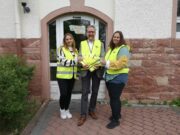 Verkehrswacht spendet Warnwesten