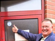 Wasserhahn statt Flasche – ein Zeichen für Nachhaltigkeit im Wasser-Quartier Bretzenheim Ortsvorsteher Manfred Lippold nimmt Urkunde und Siegel für „leitungswasserfreundliche“ Ortsverwaltung entgegen