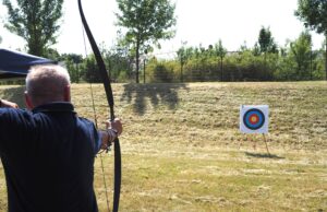 Spaß an der Freude Sport >>>Bogenschießturnier in Finthen mit den Reservisten: Spannen, Zielen, Treffen