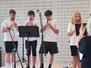 Jubel und Applaus beim „Konzert der Ensembles“ Auftritt >>>Musiker und Sänger der Privaten Musikschule Laubenheim präsentierten einen Querschnitt durch die Musikepochen