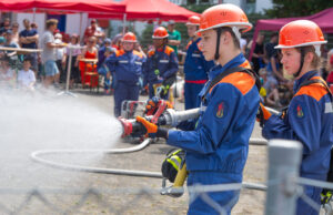 „Unser Nachwuchs hat gezeigt, was er kann“ Feuerwehrnachwuchs >>>Mombacher Feuerwehrfest zeigte gelebte Nachwuchsarbeit