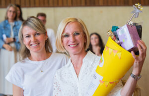 „Kapitänin an Bord der Adam-Elsheimer-Schule“ Christine Konrad feierlich zur Rektorin ernannt