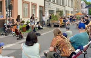 Grün statt Blech in der Neutorstraße Die Altstadt testete das Gefühl einer Sommerstraße