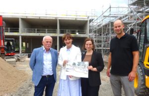 Finther Grundschulneubau liegt im Zeitplan Baustelle >>>Rundgang mit Baudezernentin Marianne Grosse und Schuldezernentin Jana Schmöller