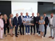 Meilenstein beim Ausbau des ÖPNV MVG >>>Feierliche Vertragsunterzeichnung der Mainzer Verkehrsgesellschaft und Skoda zur Lieferung von 22 neuen Straßenbahnen