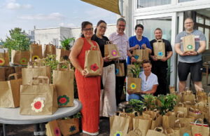 „Maibaum der Wünsche“: Geschenkeübergabe im Haus Mainblick