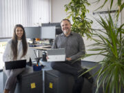 Rundum zufrieden mit dem geteilten Schreibtisch Die Stadtwerke Rüsselsheim arbeiten seit einem Jahr mit dem Desk-Sharing-System