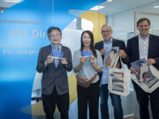 Fernöstlicher Blick auf die Stadtwerke Japanischer Universitätsprofessor lässt sich das kommunale Unternehmen erläutern