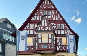 Weichen für Klimaschutz und Ortsentwicklung Impulse >>>Gemeinderat beschließt neue Lenkungsgruppe, mehr Bäume und sichere Sporthalle