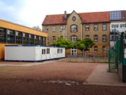 Eltern der HMS gehen auf die Barrikaden Grundschule >>>Baucontainer-Lösung sorgt für viel Unverständnis