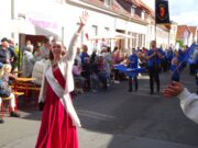 „Jubel“ erschallt in der Mainzer Straße 1250 Jahre Gonsenheim >>>Der große Festumzug war eines der Highlights des Festwochenendes