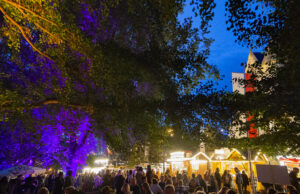 Neue Akzente und vertraute Tradition Rotweinfest >>>Eröffnung mit der Krönung von Rotweinkönigin Laura Schlösser am Samstag