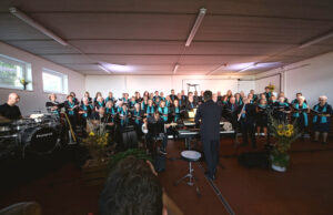 Kilians-Chor begeistert im Weingut Raddeck Taktvoll >>>Musik mit Herz seit 1988, diesmal mit weltlichen Klängen